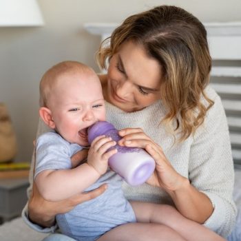 baby fussy during feeding bottle