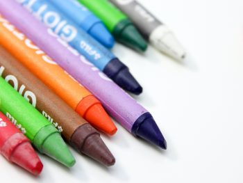 Crayon in wallet life hack