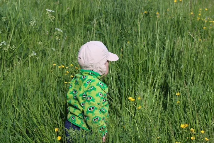 why do babies avoid grass